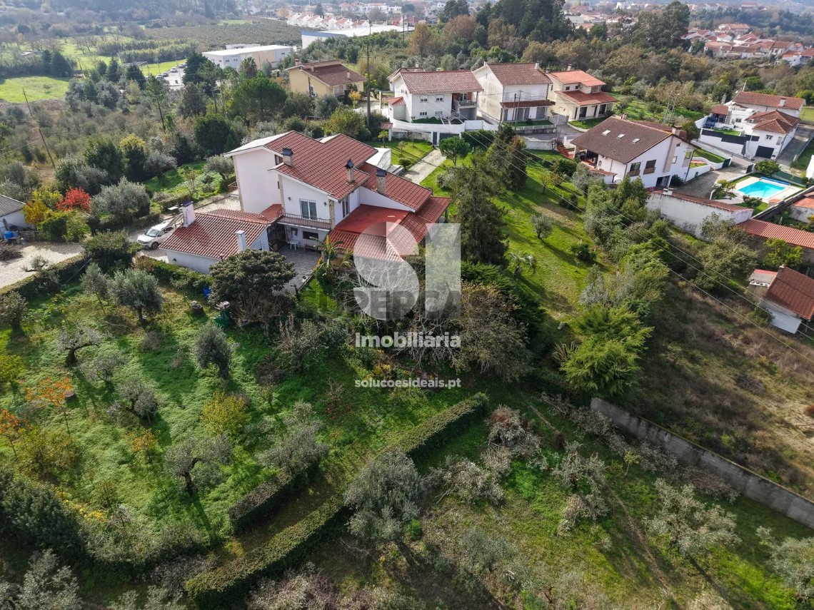 Casa 6 habitaciones en venta en Cernache