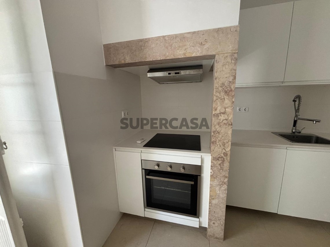 W5241 - Apartamento T2 + 1 na Alameda | Wallis Real Estate