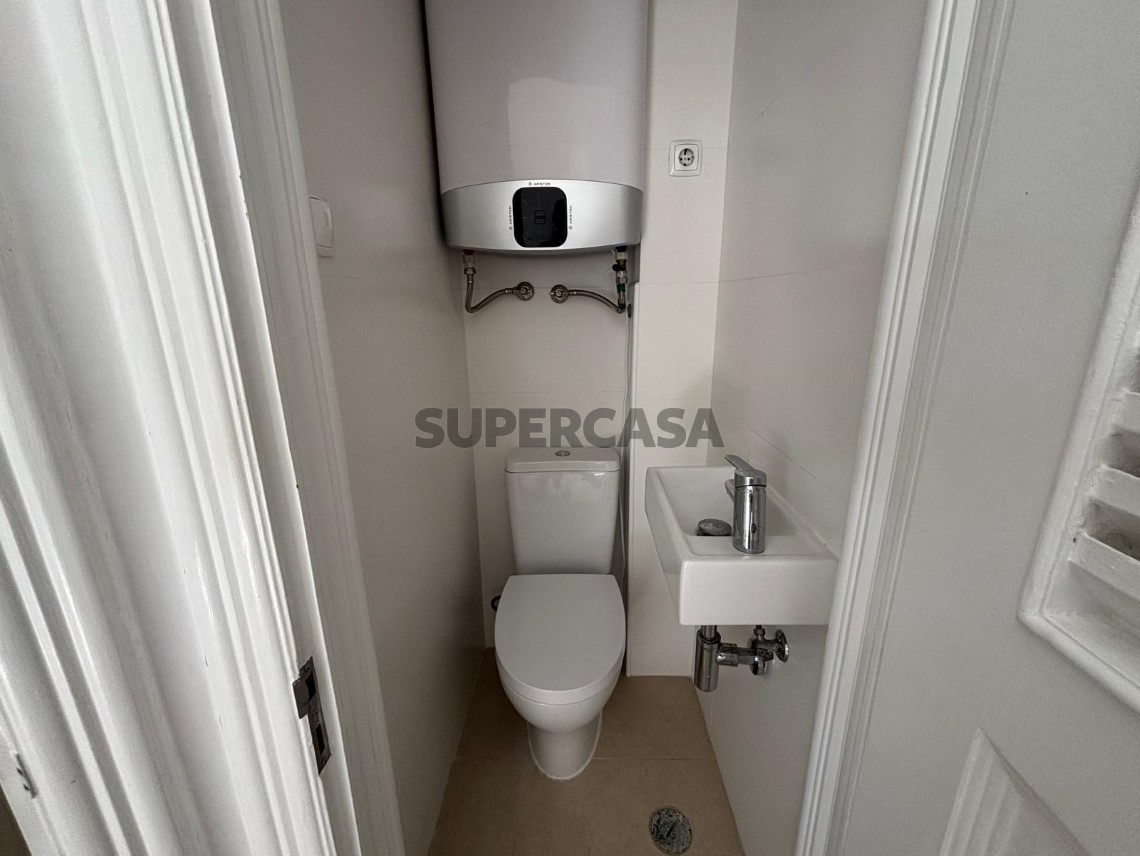 W5241 - Apartamento T2 + 1 na Alameda | Wallis Real Estate