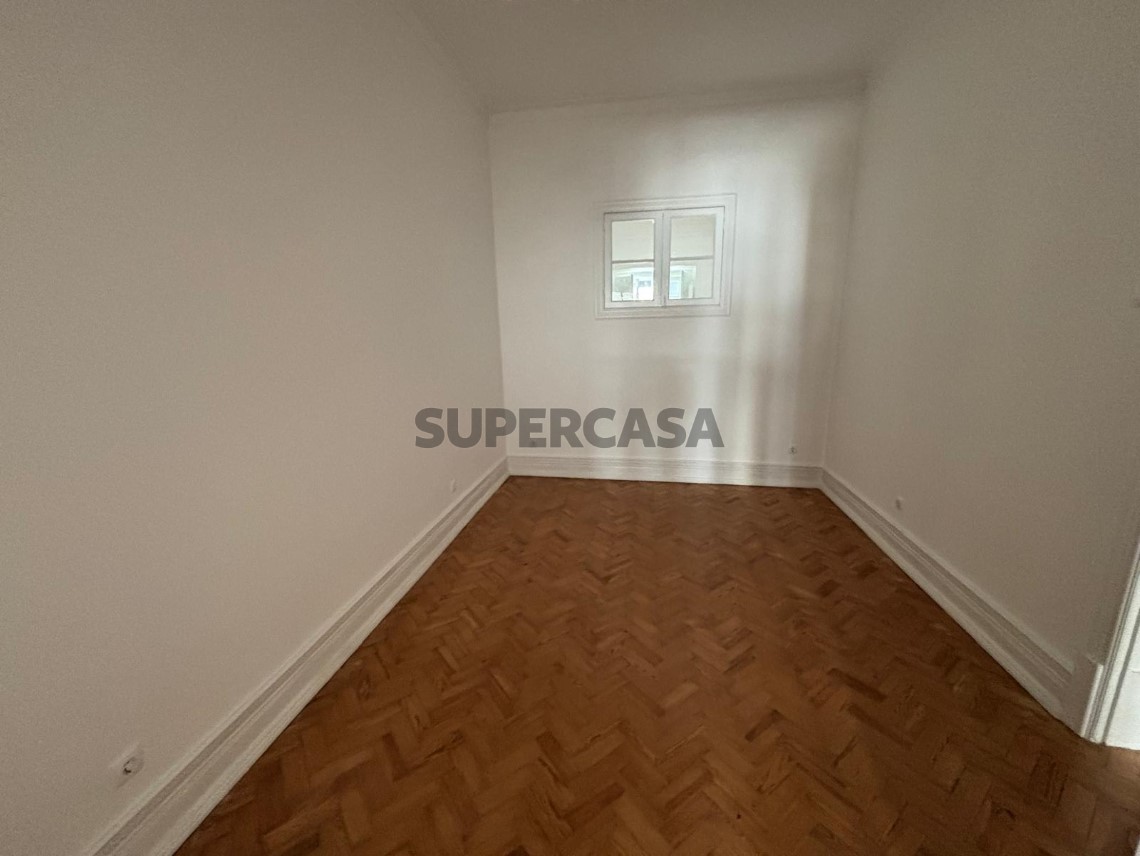 W5241 - Apartamento T2 + 1 na Alameda | Wallis Real Estate