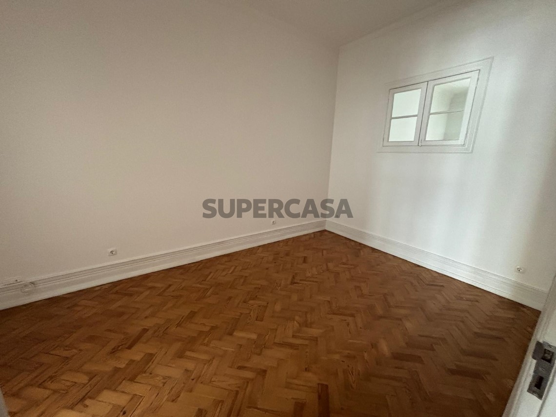 W5241 - Apartamento T2 + 1 na Alameda | Wallis Real Estate