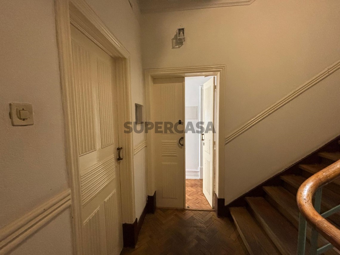 W5241 - Apartamento T2 + 1 na Alameda | Wallis Real Estate