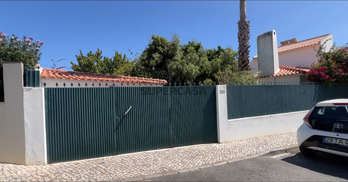 Portão de Acesso à Garagem