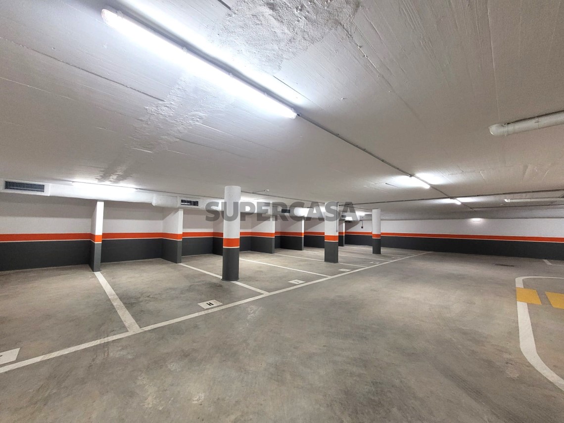 Cave e Estacionamento