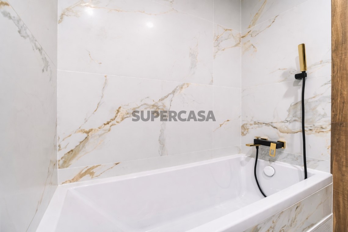 7BA5A26A-18AD-4894-9752-4AB0A7EBD676