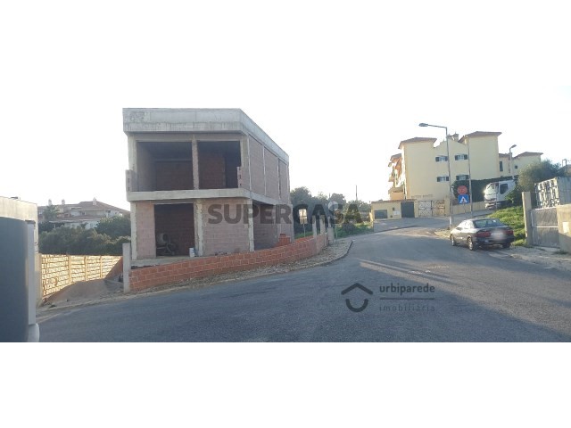 Em construção