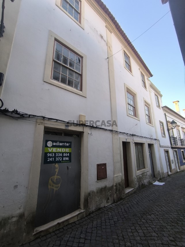 Prédio à venda em Abrantes (São Vicente e São João) e Alferrarede
