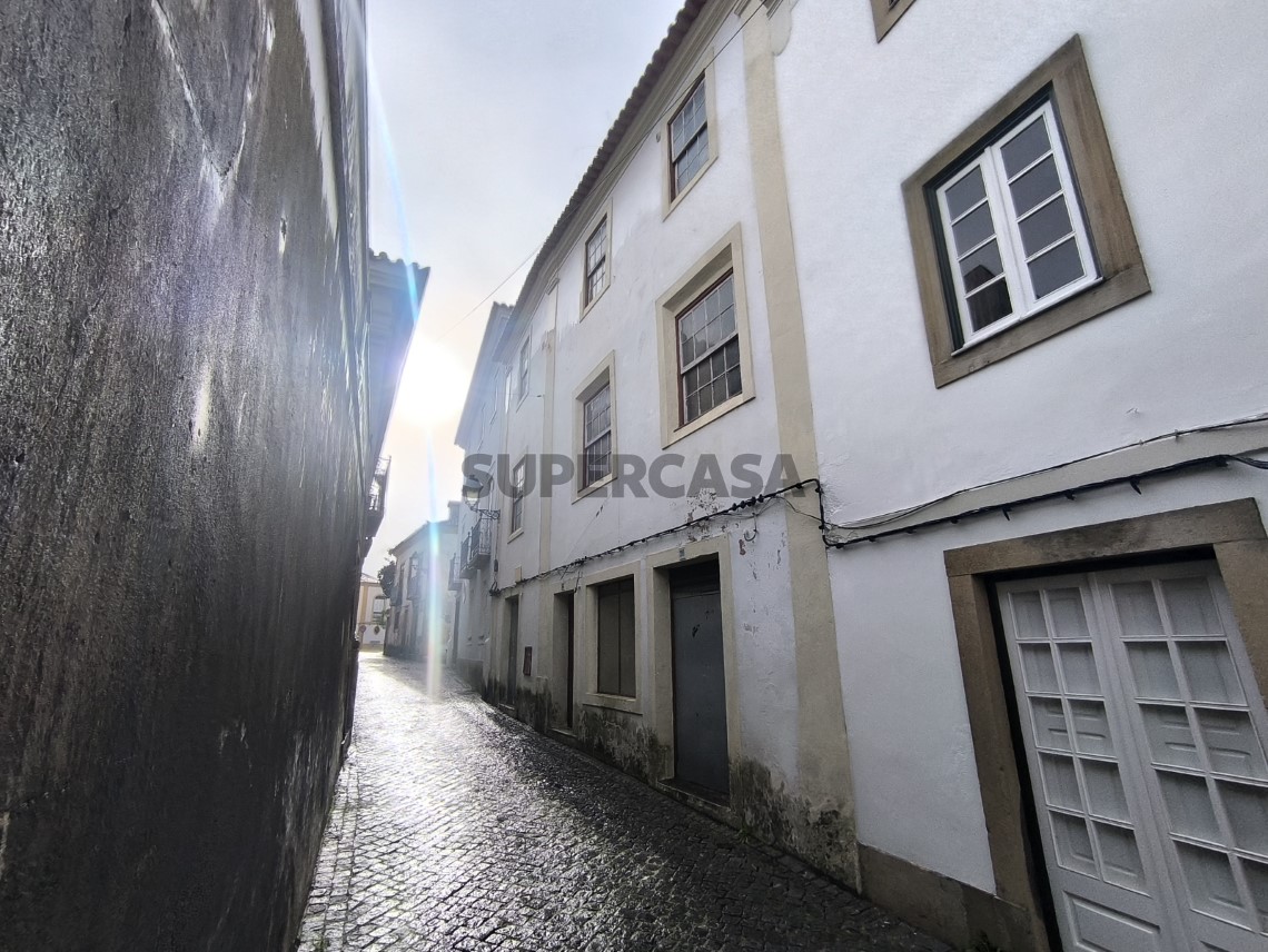 Prédio à venda em Abrantes (São Vicente e São João) e Alferrarede