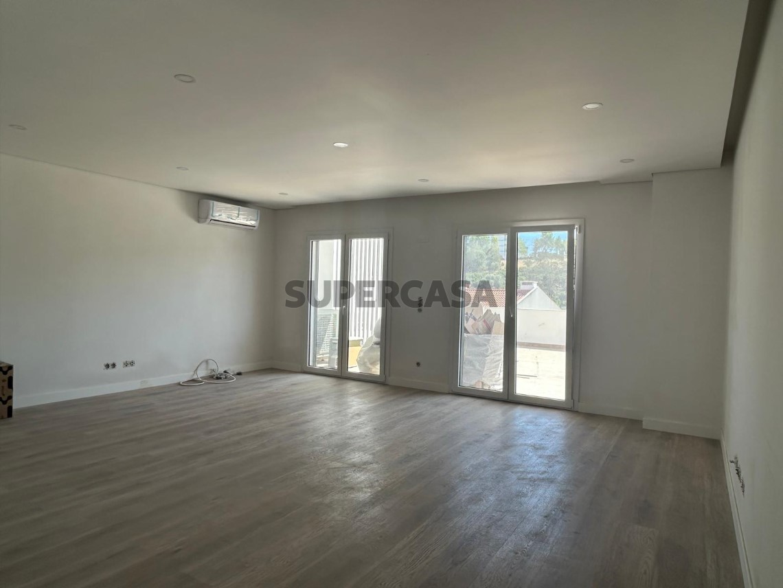Nova construção à venda em Ramada e Caneças