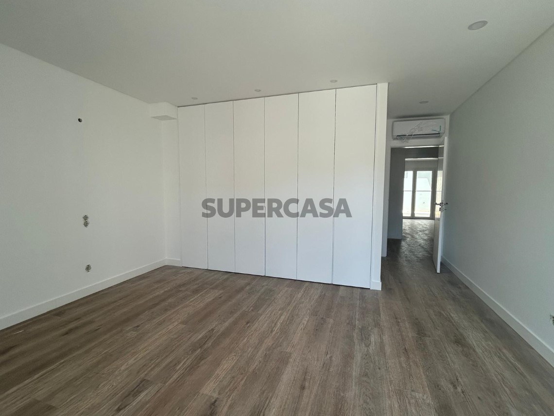 Nova construção à venda em Ramada e Caneças