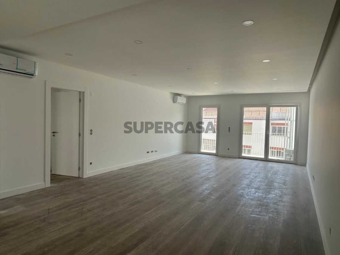 Nova construção à venda em Ramada e Caneças