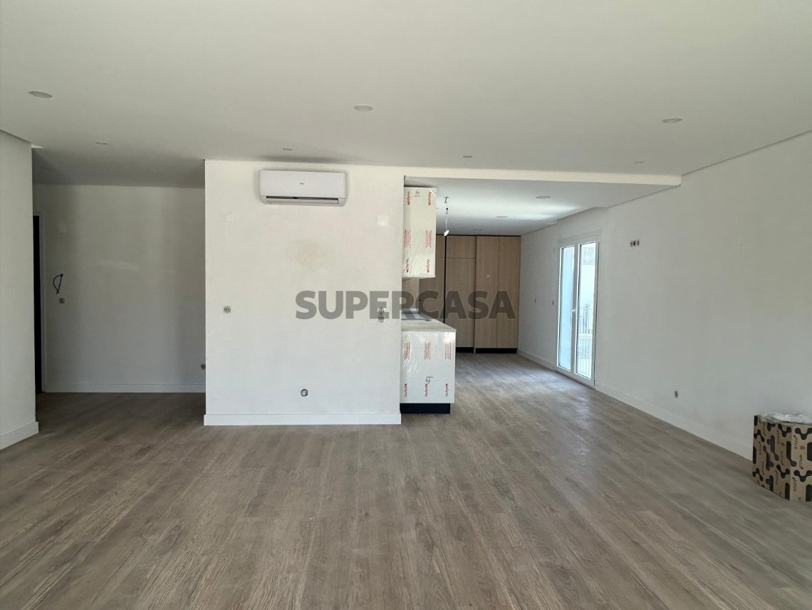 Nova construção à venda em Ramada e Caneças