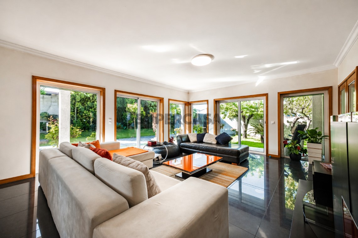 SALA