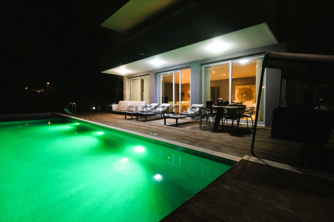 Piscina frontal LED