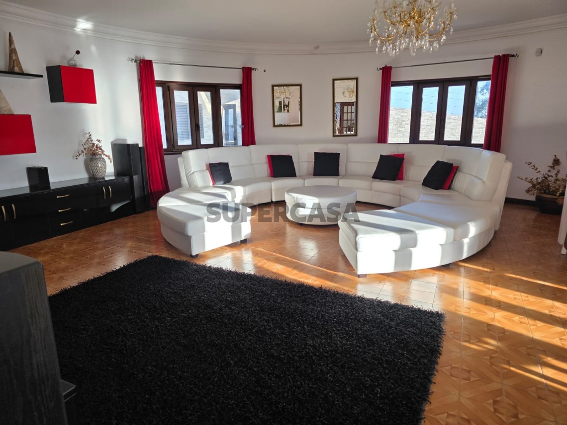 Maison 4 Chambres Triplex pour location au Sanfins de Ferreira