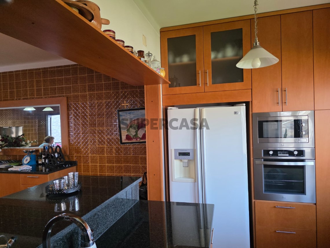 Maison 4 Chambres Triplex pour location au Sanfins de Ferreira