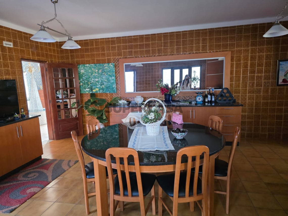 Maison 4 Chambres Triplex pour location au Sanfins de Ferreira