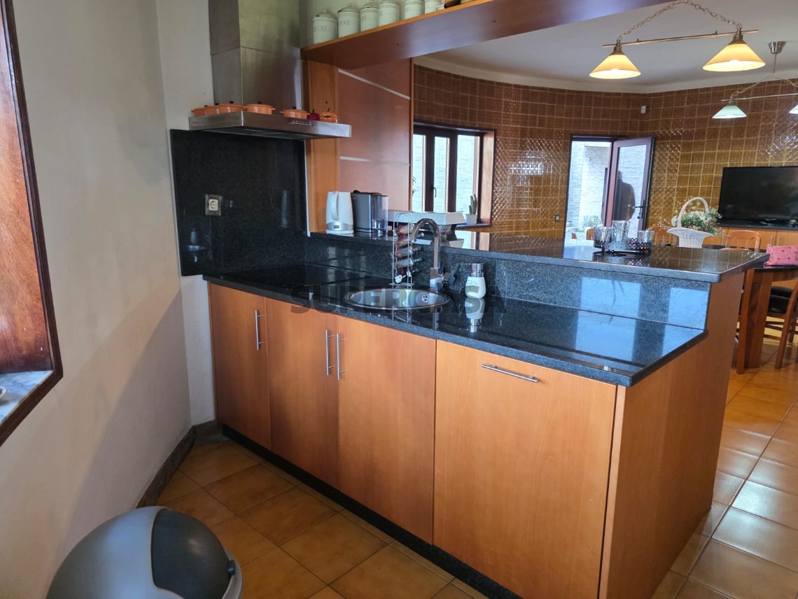 Maison 4 Chambres Triplex pour location au Sanfins de Ferreira