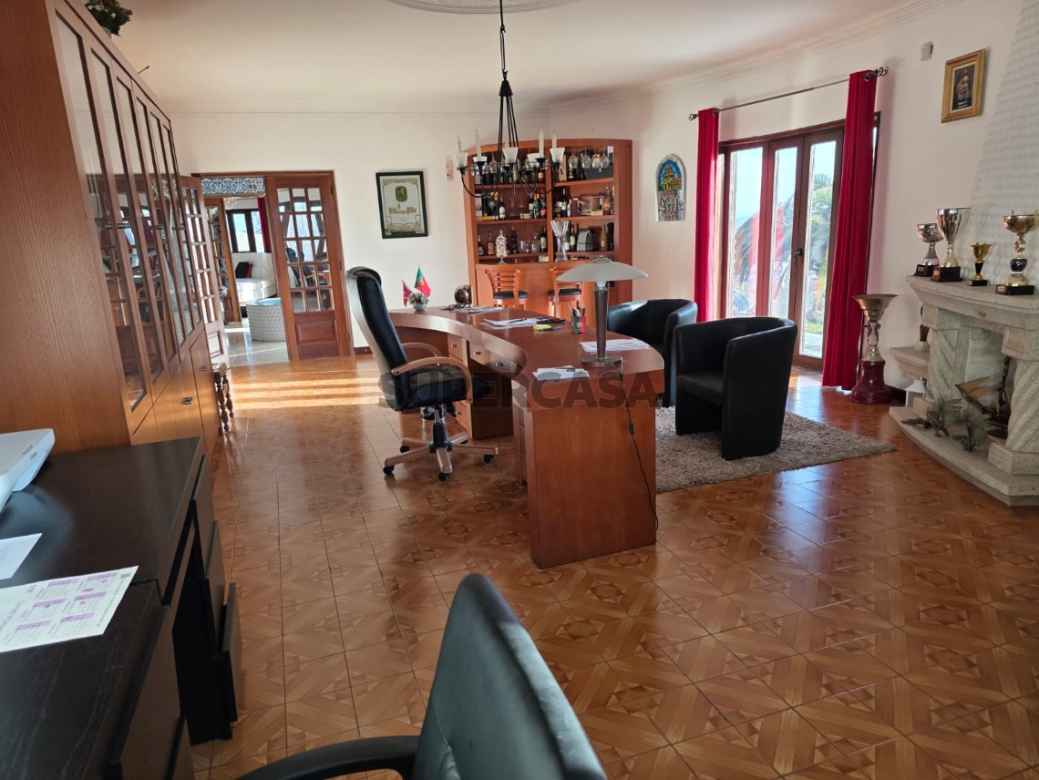 Maison 4 Chambres Triplex pour location au Sanfins de Ferreira