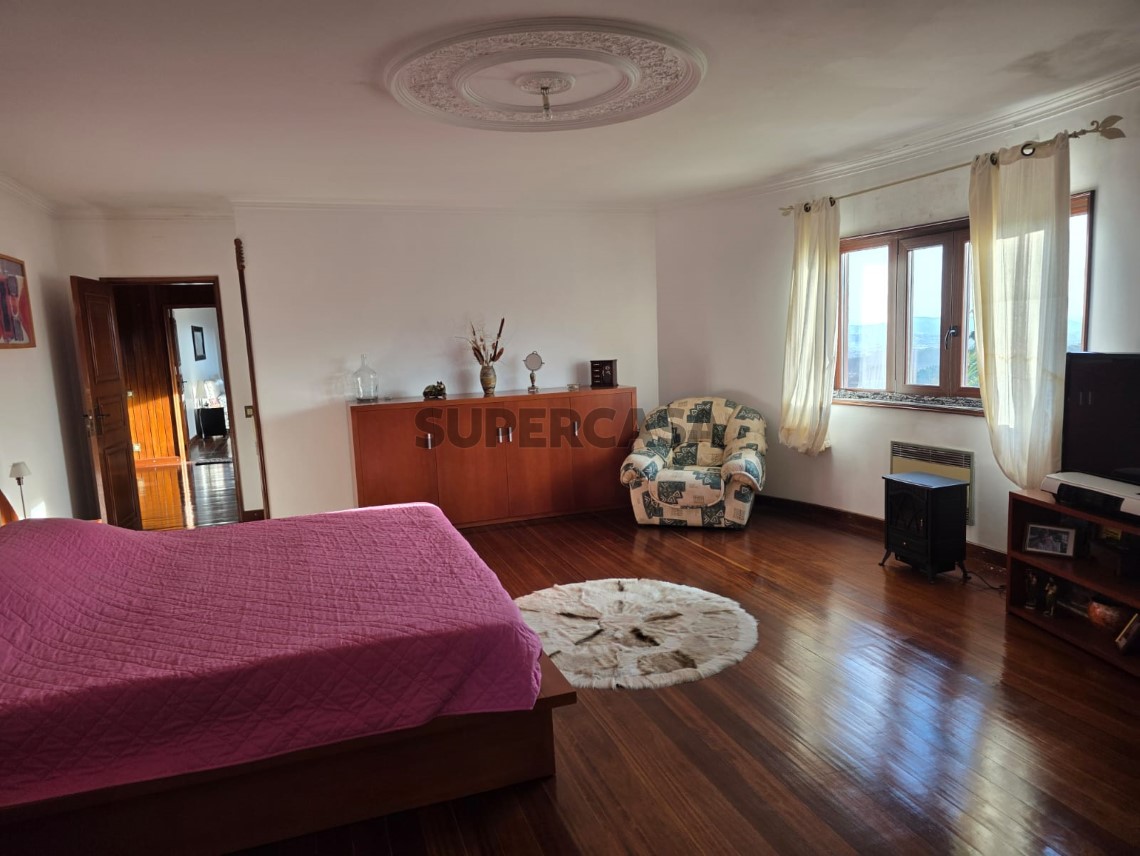 Maison 4 Chambres Triplex pour location au Sanfins de Ferreira