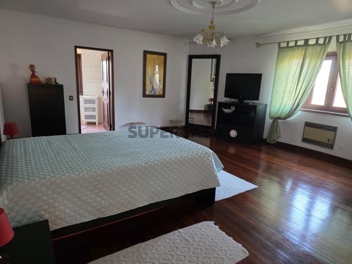 Maison 4 Chambres Triplex pour location au Sanfins de Ferreira