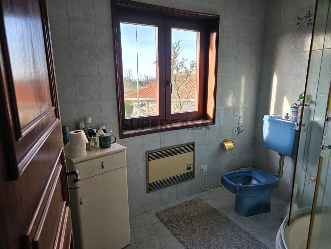 Maison 4 Chambres Triplex pour location au Sanfins de Ferreira