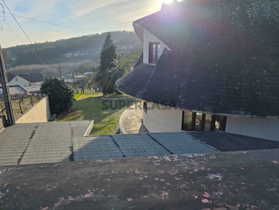 Maison 4 Chambres Triplex pour location au Sanfins de Ferreira