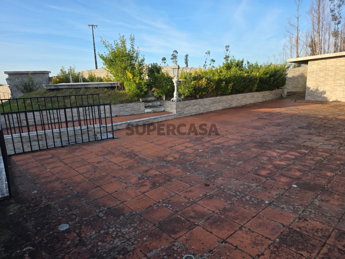 Maison 4 Chambres Triplex pour location au Sanfins de Ferreira