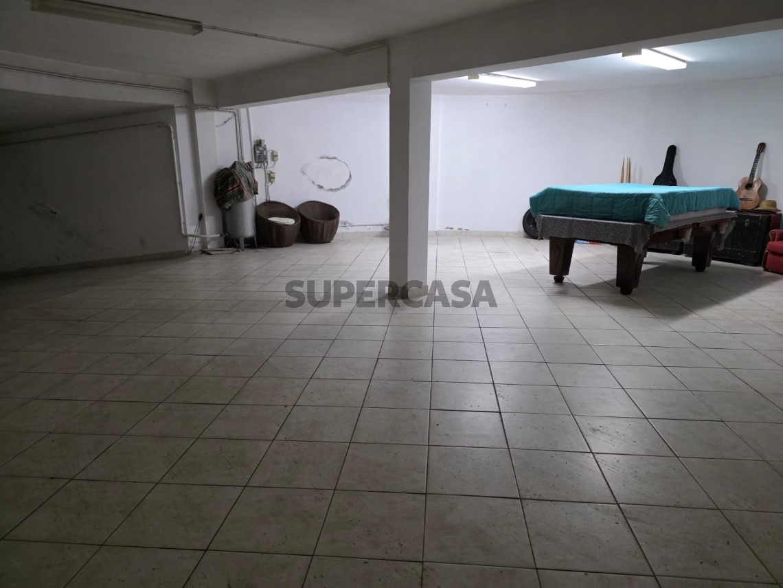 Maison 4 Chambres Triplex pour location au Sanfins de Ferreira