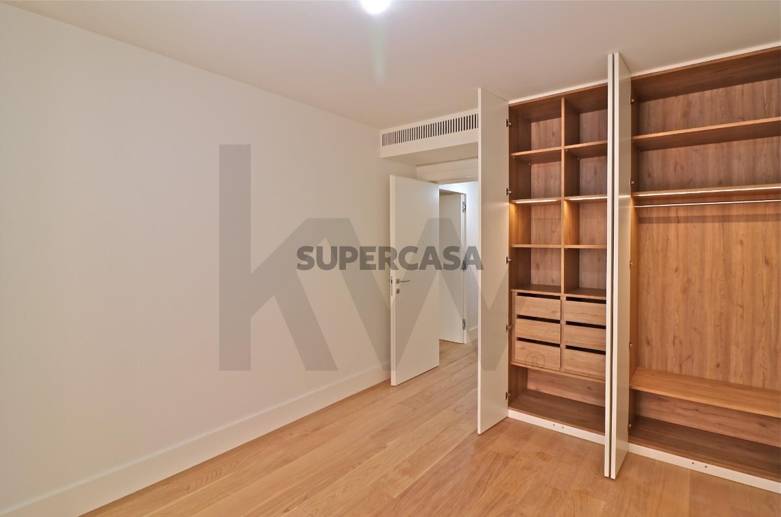Apartment 2 Zimmer verkaufen auf Santo António