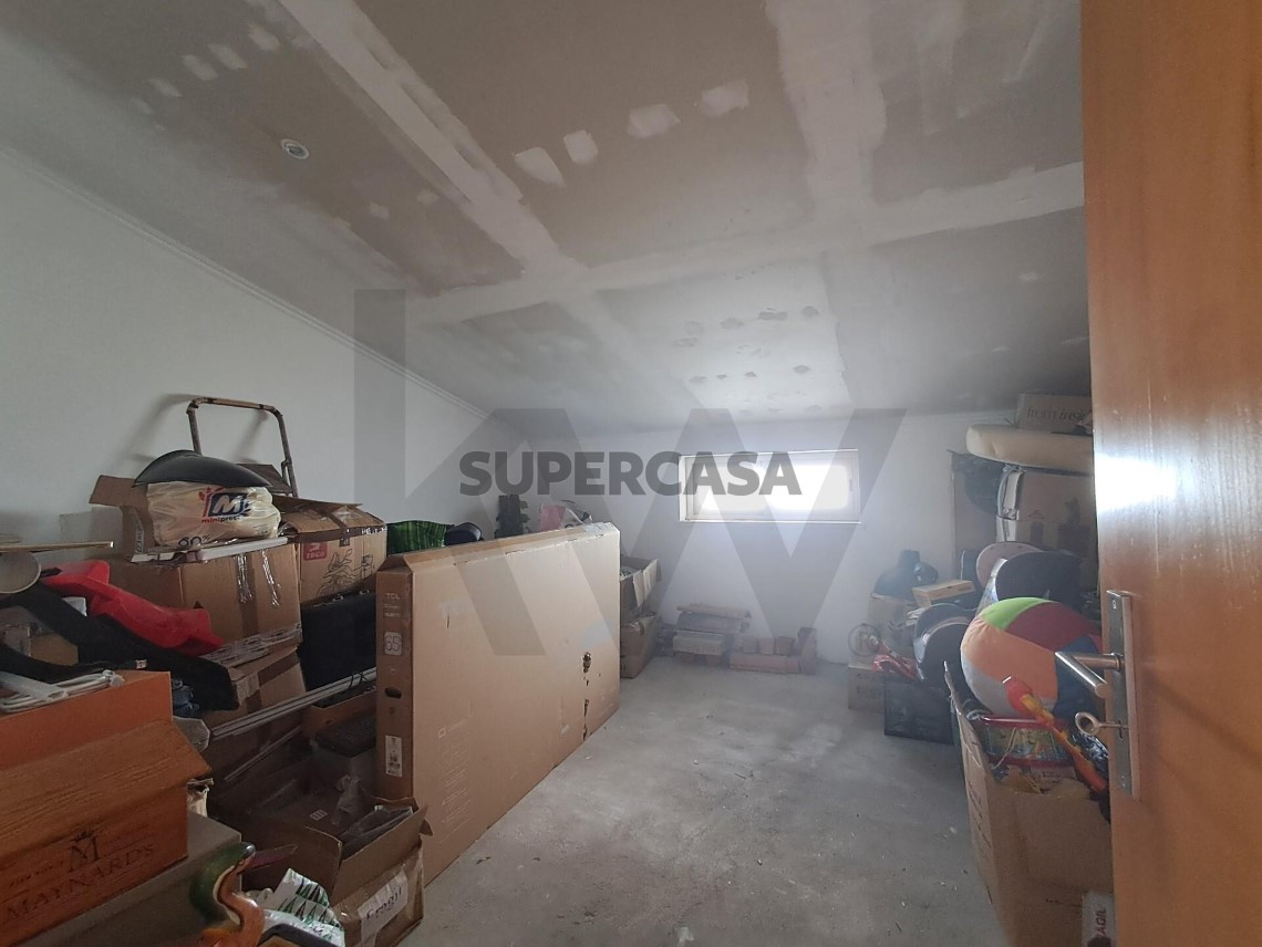 Huis 4 kamers verkoop Op Avelar