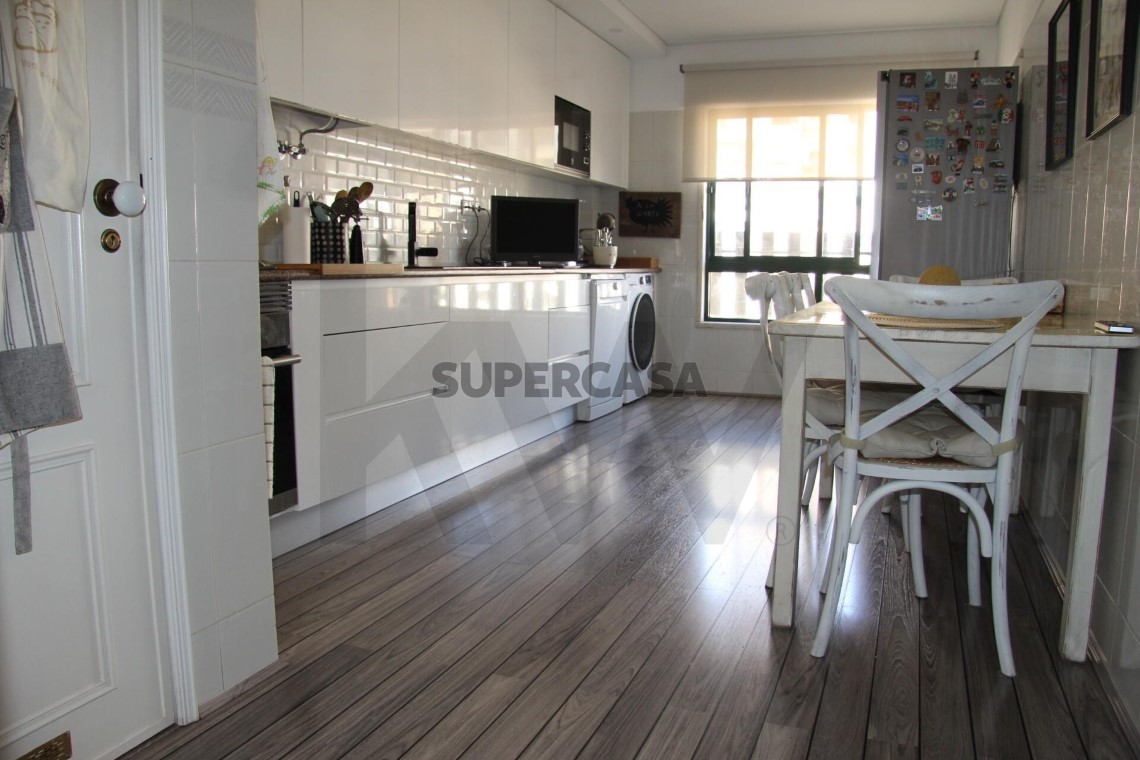Apartment 3 Zimmer verkaufen auf Massamá e Monte Abraão