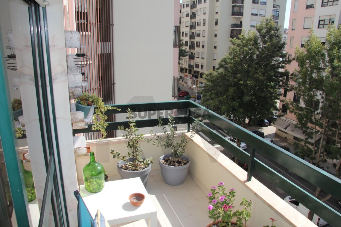 Apartment 3 Zimmer verkaufen auf Massamá e Monte Abraão