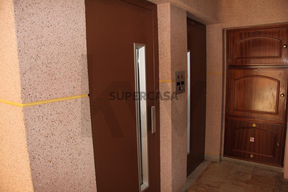 Apartment 3 Zimmer verkaufen auf Massamá e Monte Abraão