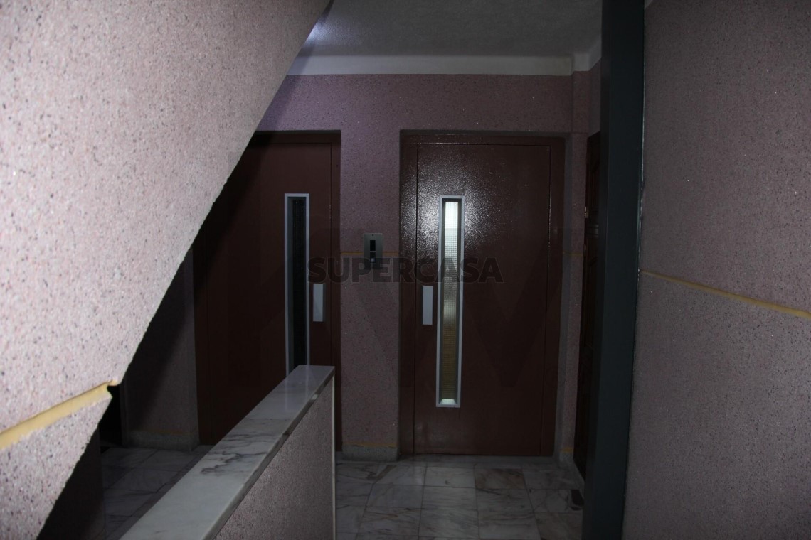 Apartment 3 Zimmer verkaufen auf Massamá e Monte Abraão