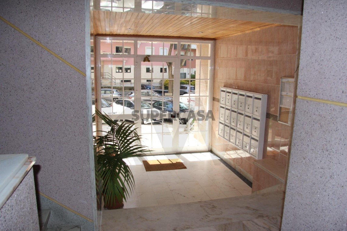Apartment 3 Zimmer verkaufen auf Massamá e Monte Abraão