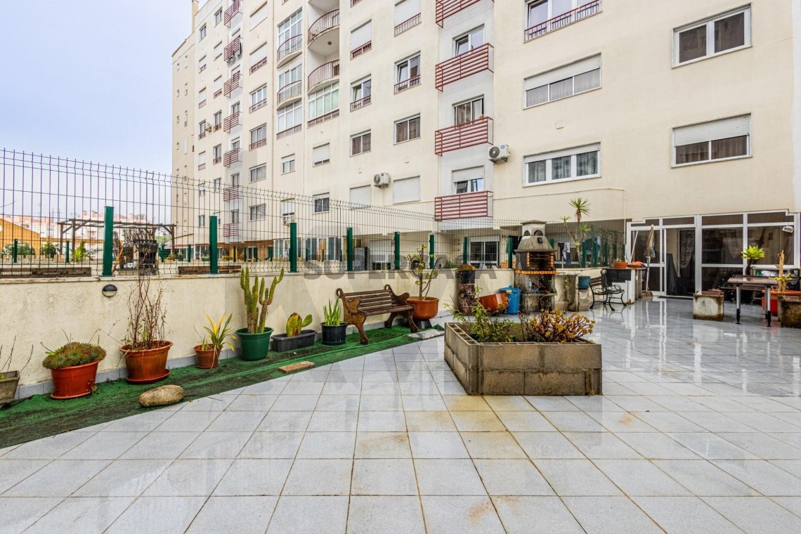 Apartment 2 Zimmer verkaufen auf Massamá e Monte Abraão