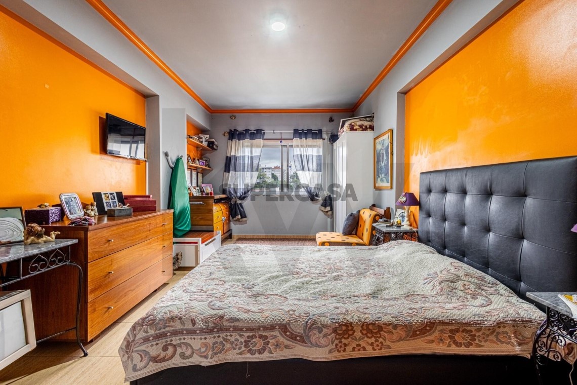 Apartment 2 Zimmer verkaufen auf Massamá e Monte Abraão