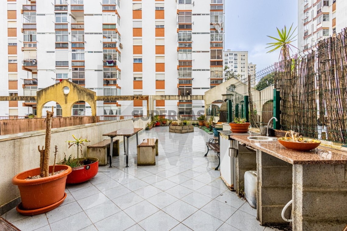Apartment 2 Zimmer verkaufen auf Massamá e Monte Abraão