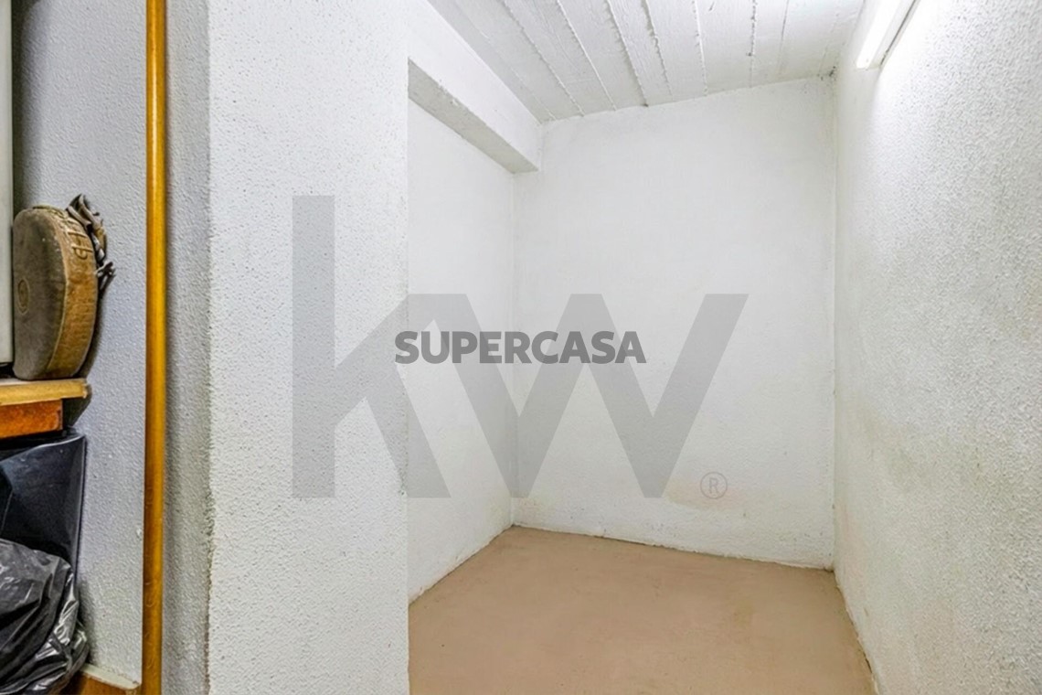 Apartment 2 Zimmer verkaufen auf Massamá e Monte Abraão