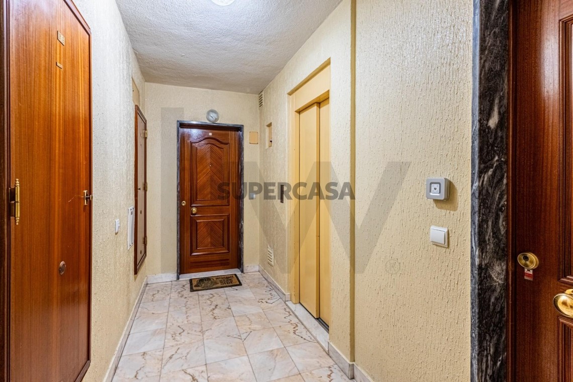Apartment 2 Zimmer verkaufen auf Massamá e Monte Abraão