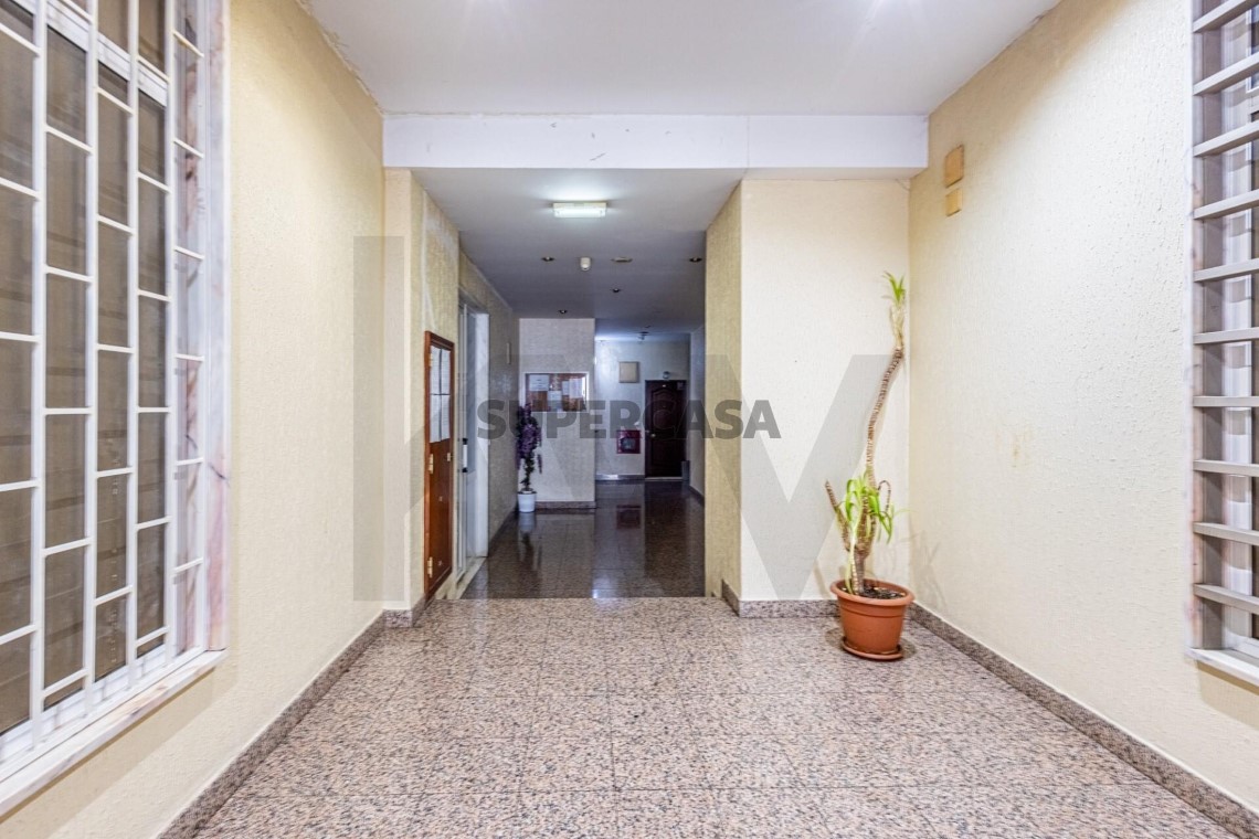 Apartment 2 Zimmer verkaufen auf Massamá e Monte Abraão