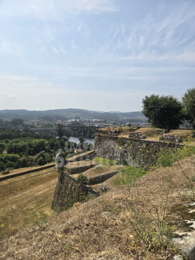 Prédio à venda em Valença, Cristelo Covo e Arão