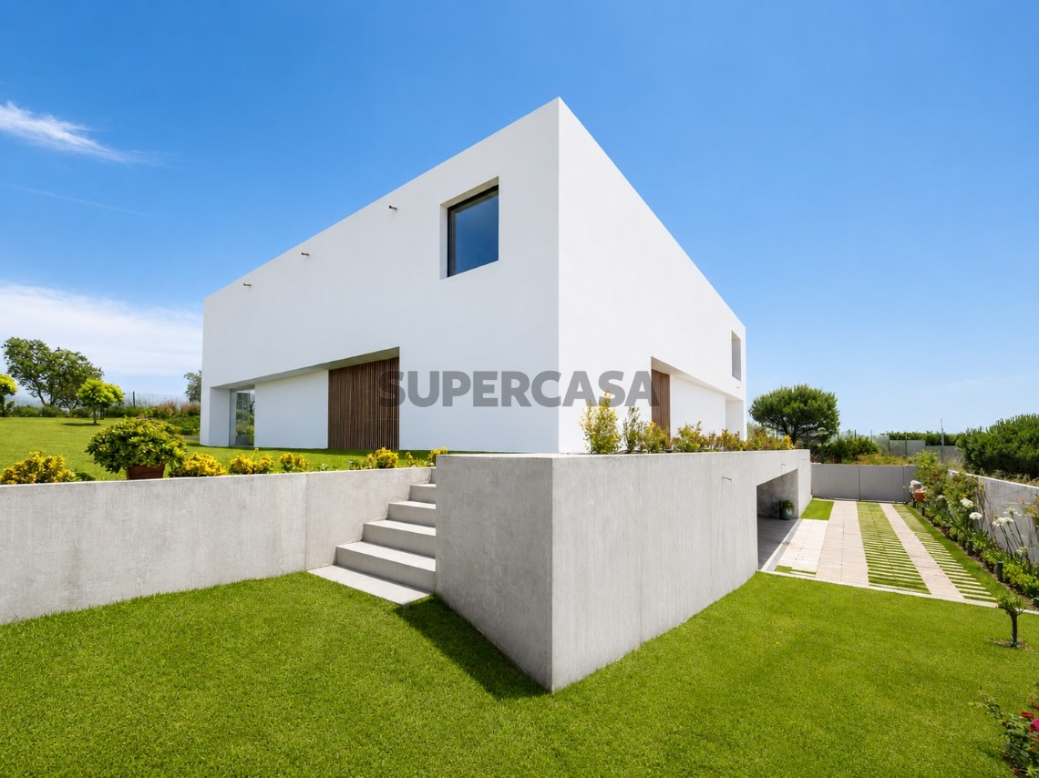 Fachada de una villa con arquitectura contemporánea en Oeiras