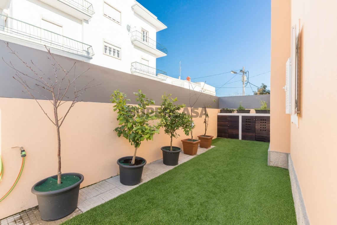 Área verde com árvores de fruto