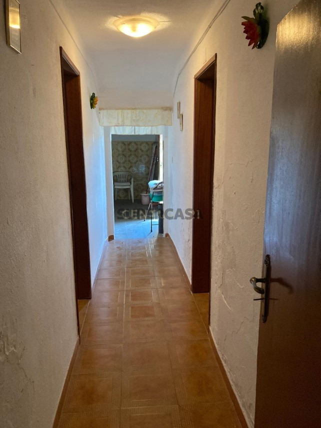 Prédio à venda em Cano, 1º andar