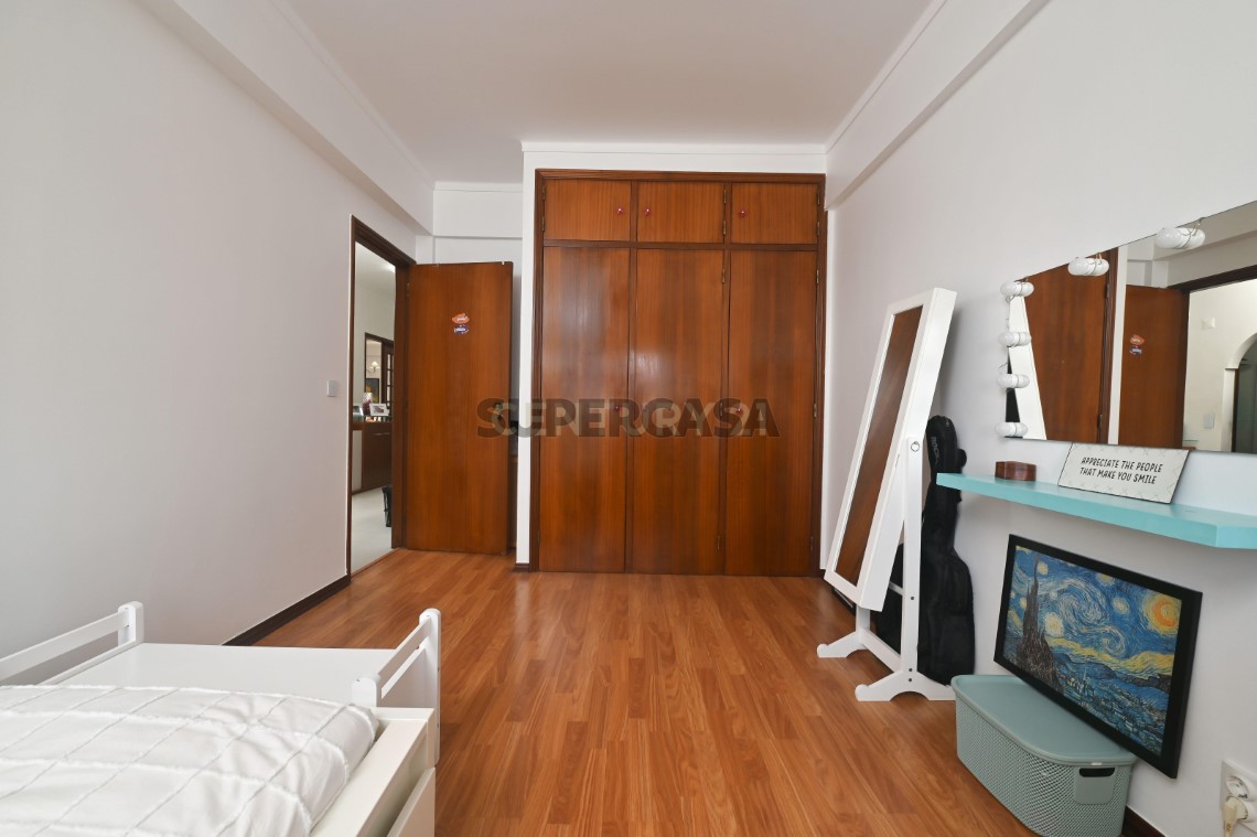 Apartment 3 Zimmer verkaufen auf Rio de Mouro, 5º boden