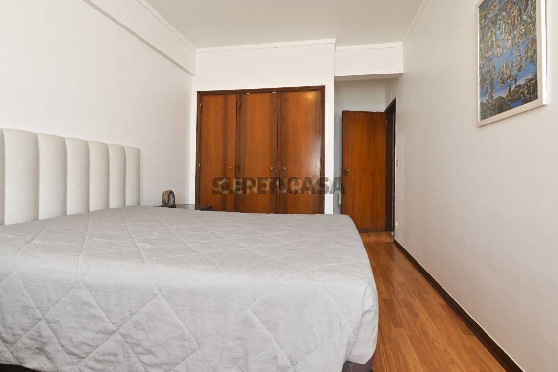 Apartment 3 Zimmer verkaufen auf Rio de Mouro, 5º boden