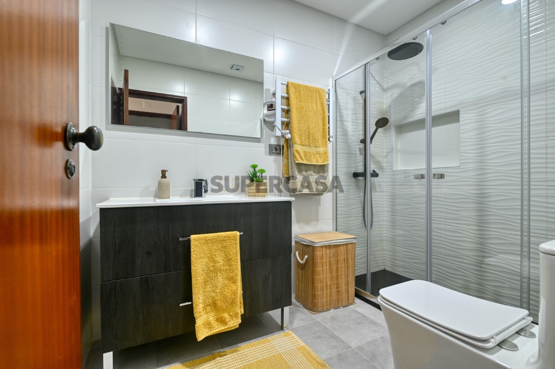Apartment 3 Zimmer verkaufen auf Rio de Mouro, 5º boden