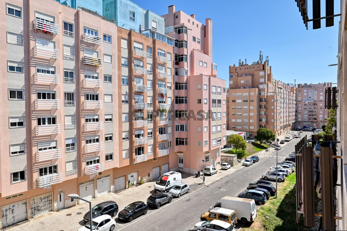 Apartment 3 Zimmer verkaufen auf Rio de Mouro, 5º boden
